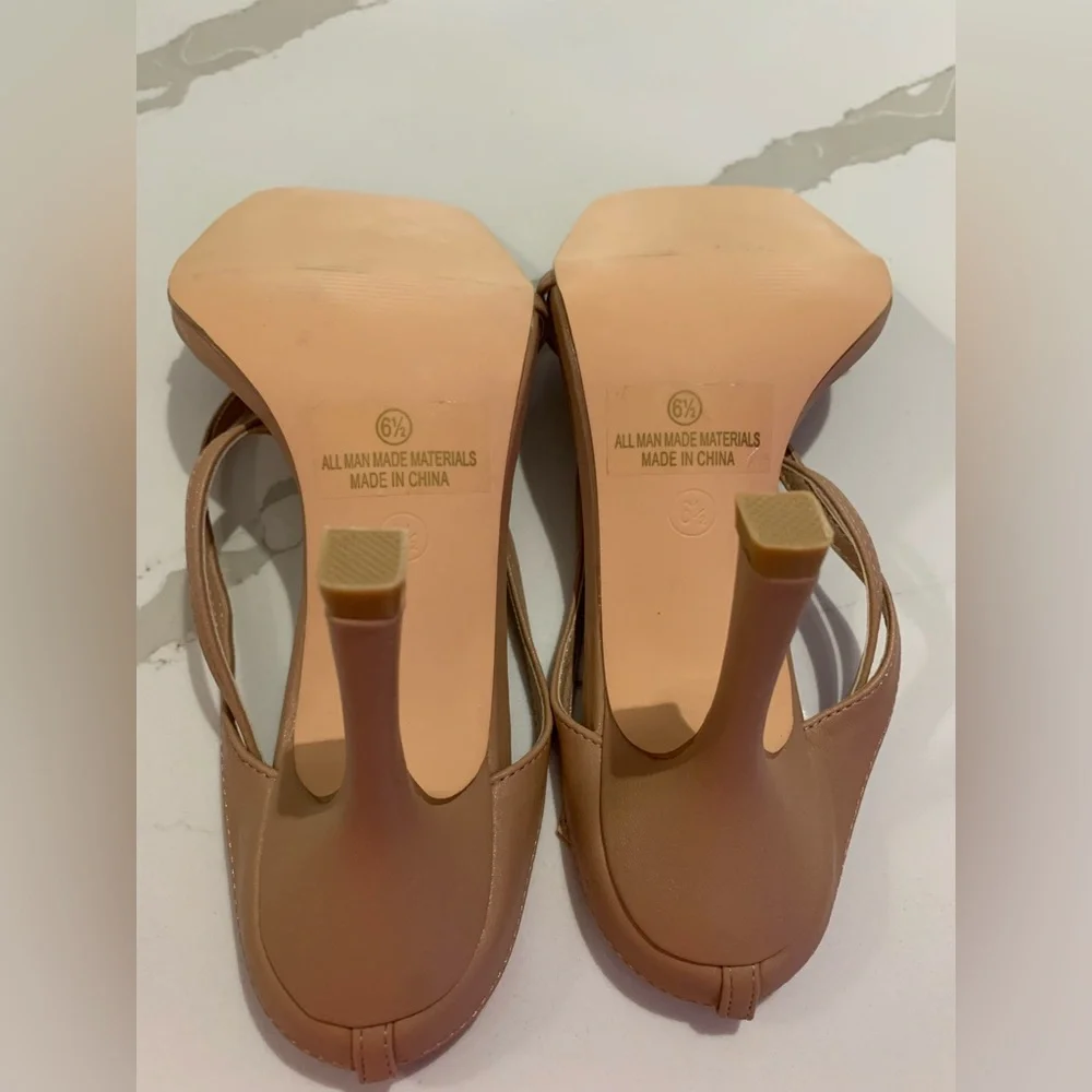 Heels - Picture 3 of 3